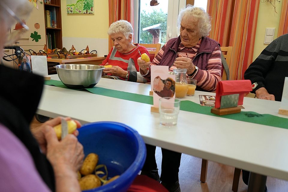 Kartoffeln schälen Tagespflege Hemmoor